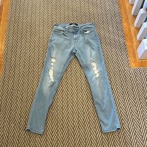 Men’s Light Denim Slightly Ripped Skinny Jeans
